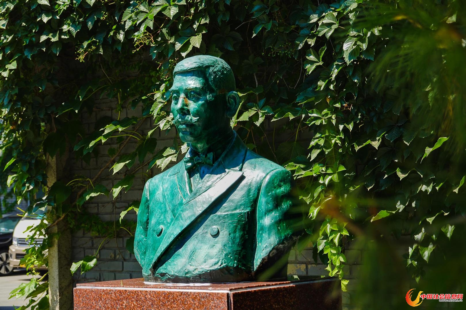 北京鲁迅博物馆，藤野严九郎先生像 图据：视觉中国